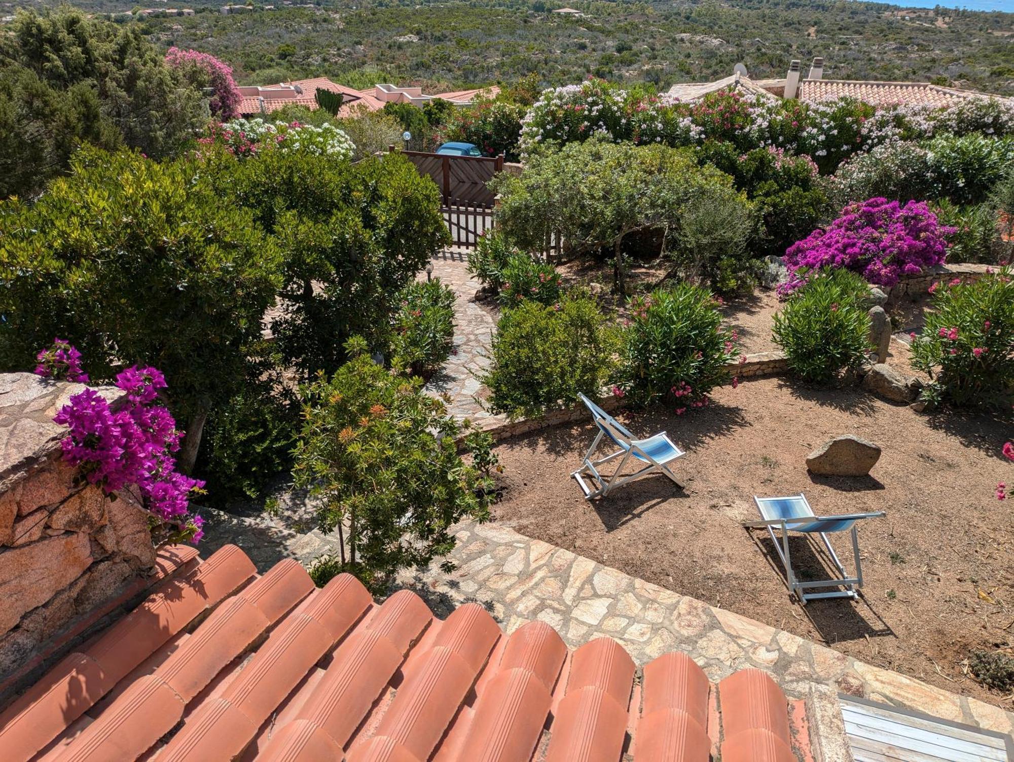 Villa Vista Mare Cala Ginepro Punta Molara Exterior photo